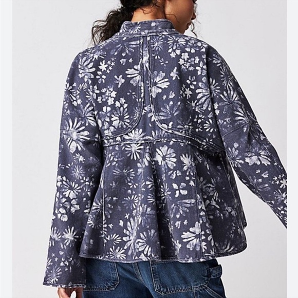 NWOT Free People Lua Bed Jacket XS Blue White Floral - Picture 2 of 10
